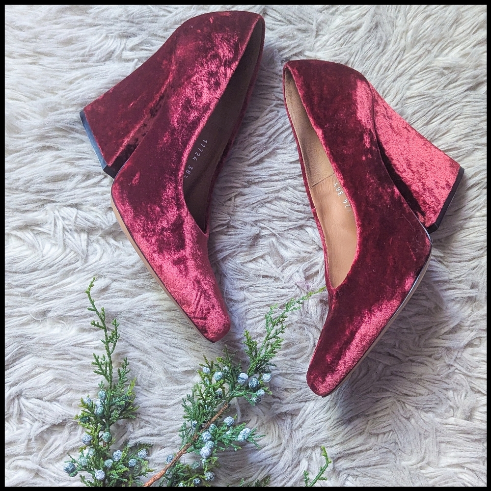 EUC RARE Dries Van Noten Velvet Pumps in Red